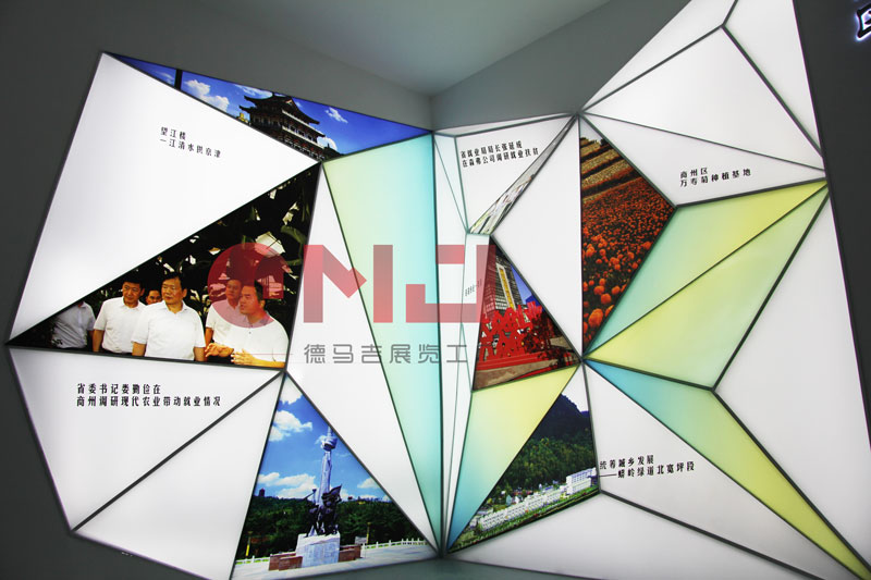 在挑选展会装修公司时应该注意什么？